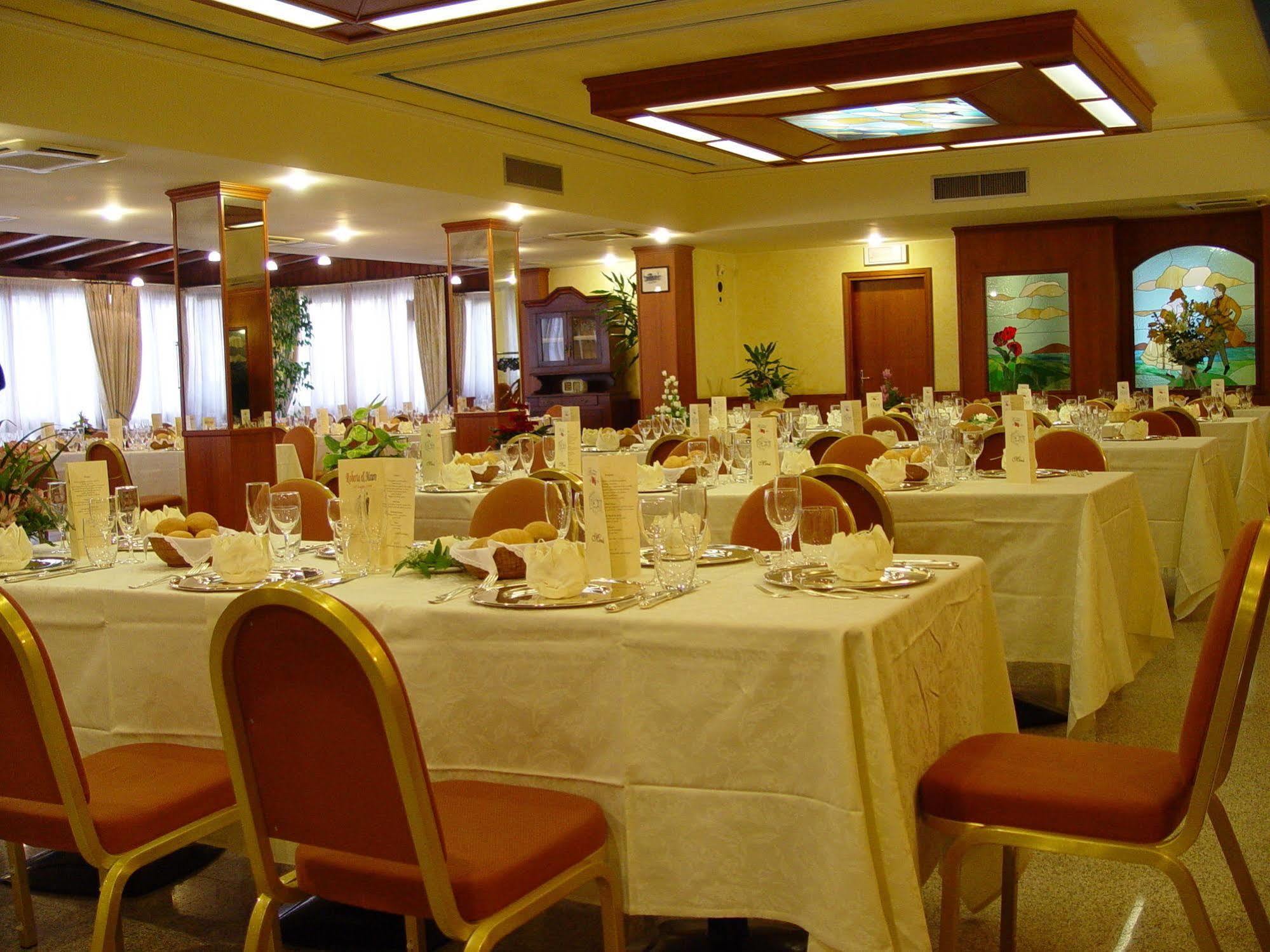 Hotel Il Leone D'Oro Telgate Exterior foto